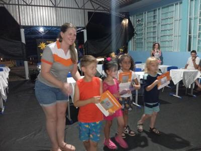 Noite de AutÃ³grafos reuniu centenas de pessoas em Rio Bonito do IguaÃ§u